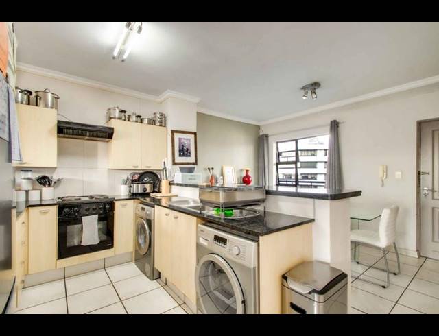 2 BEDROOM APARTMENT FOR SALE IN SANDOWN